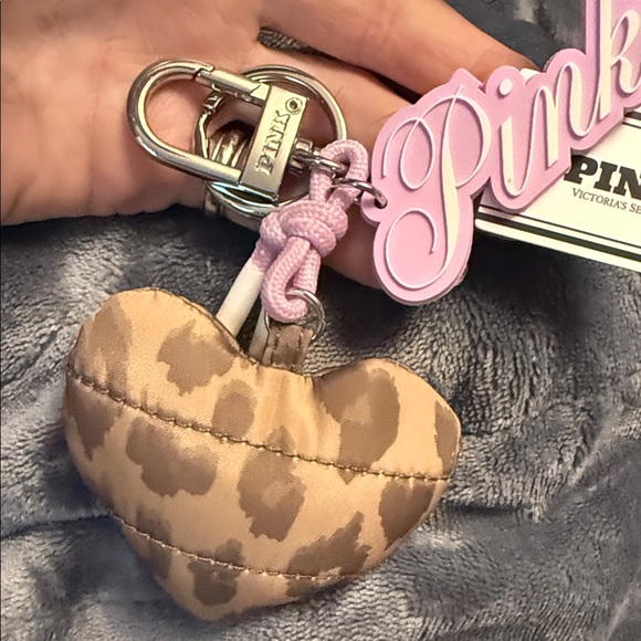 🎉🎉SALE🎉🎉PINK Victoria's Secret PUFFY Heart - Tan/Pink Leopard Print w/PINK tag! - Picture 6 of 6